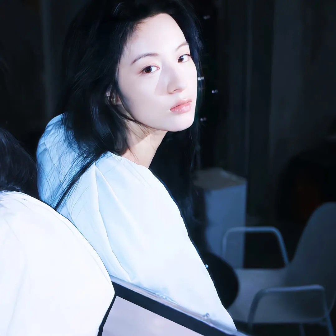 姐姐对我来说是女人